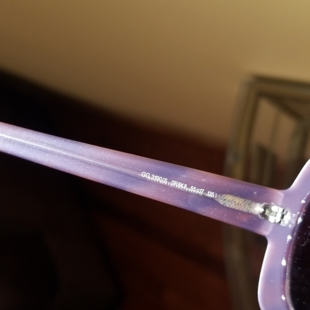 Authentic Gucci sunnies - Picture 7 of 8